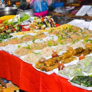 Nudeln und Wraps beim Nachtmarkt Luang Prabang