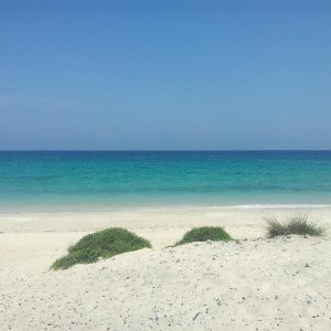 Weißer Strand im Oman