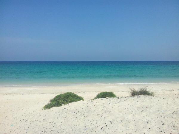 Weißer Strand im Oman
