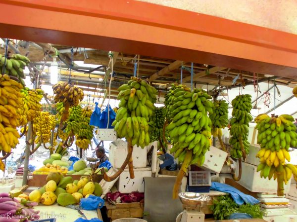 Bananas of a Malé market