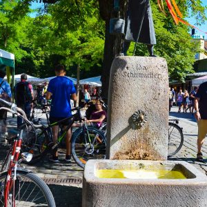 Fountain and bicycles at the Viktualienmarkt
