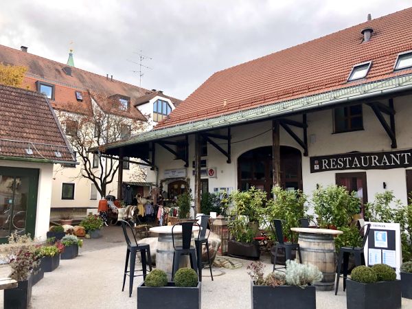 Restaurant and store at Stemmerhof