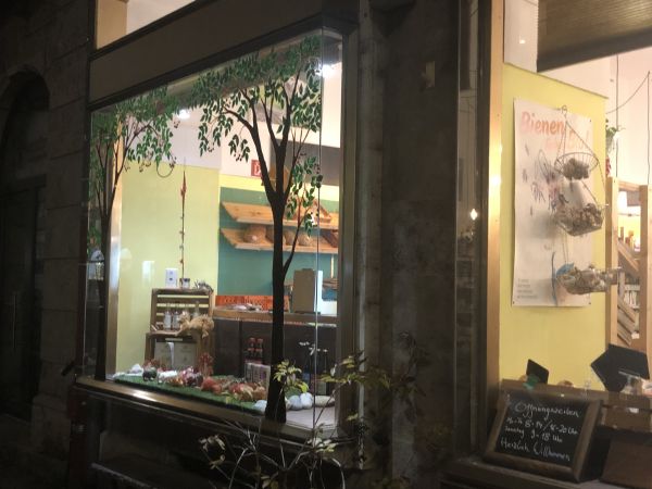 Hollerbusch Naturkost nach Sonnenuntergang