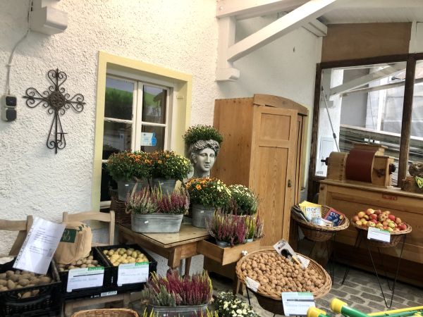 Lebensmitteleinkauf in der Wolfmühle